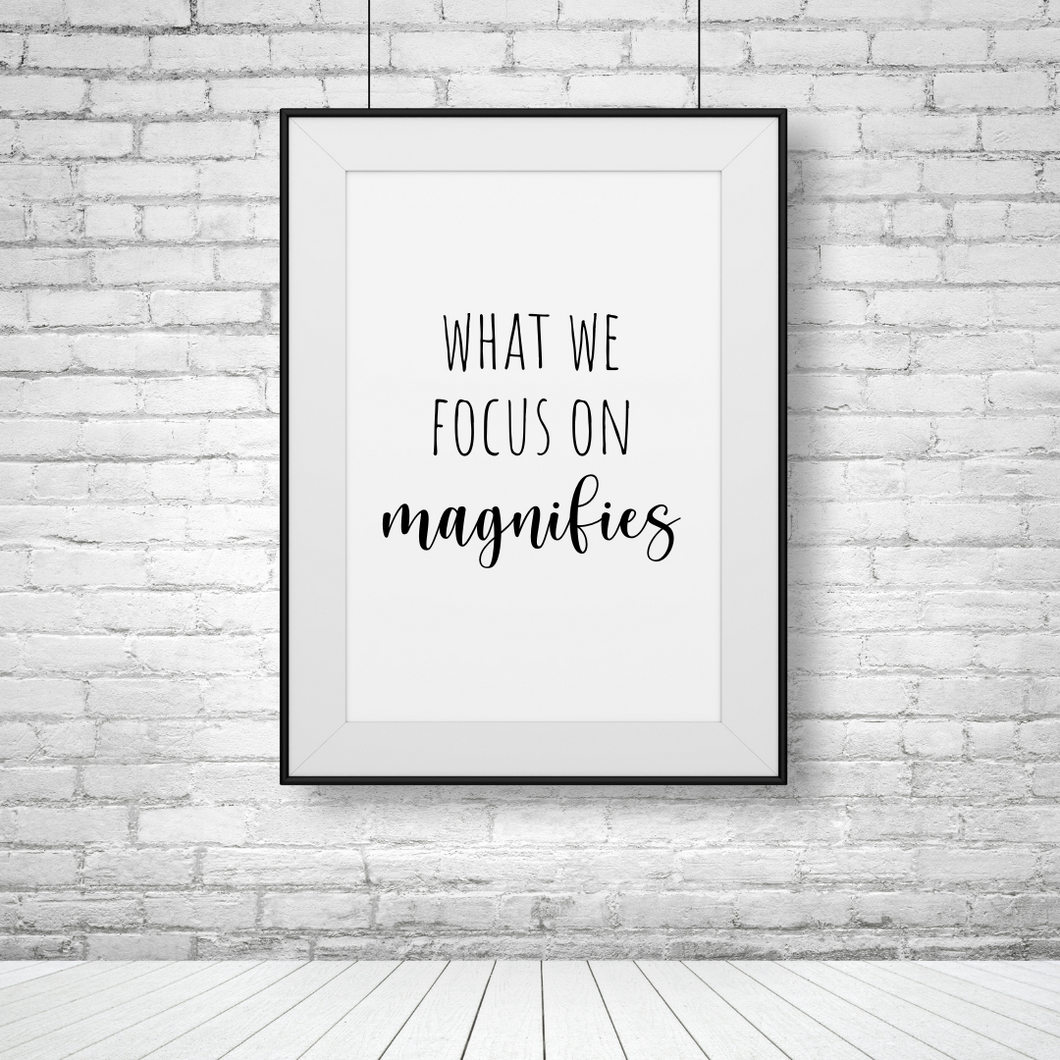 Magnifies - Print